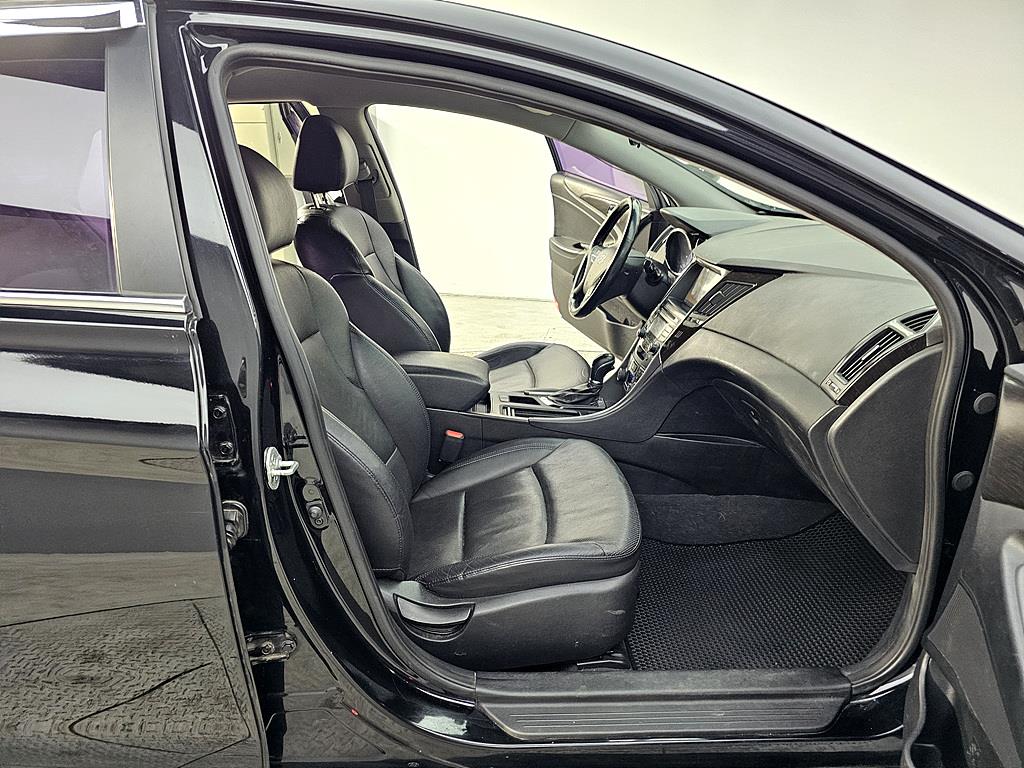 HYUNDAI Sonata - Vista 11