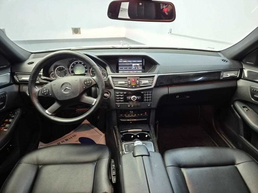 Mercedes Benz E class - Vista 7