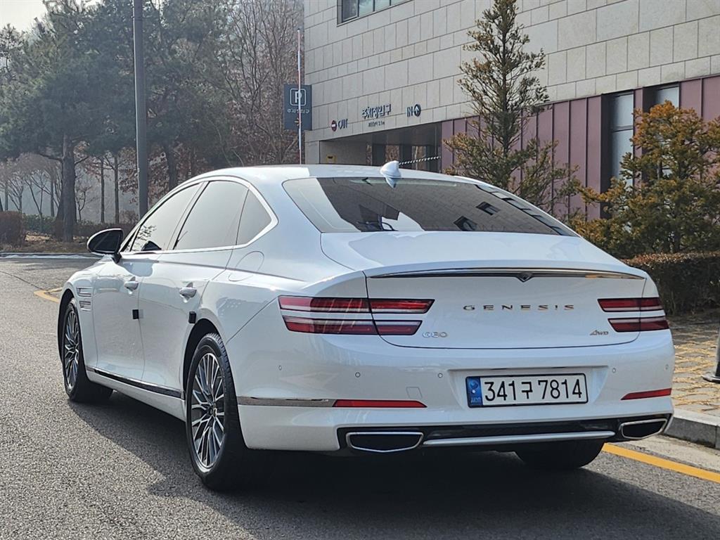 Genesis G80 - Vista 6