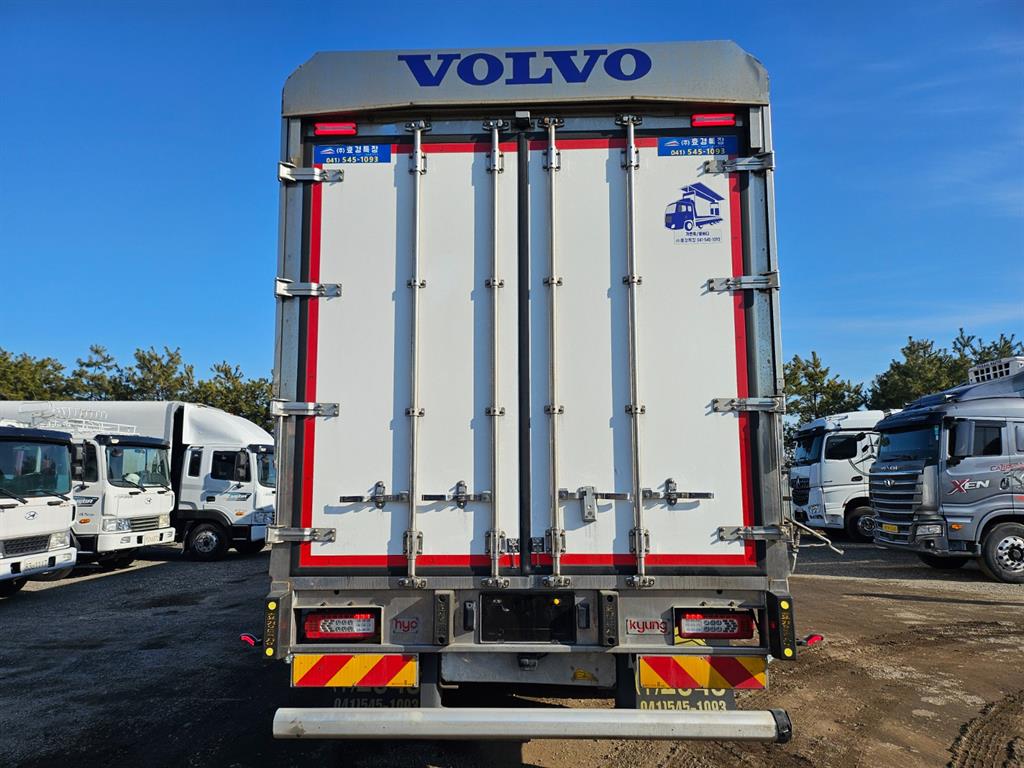 medium and large cargo truck - Vista 4