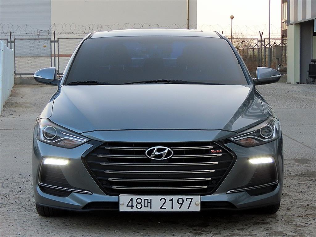 HYUNDAI Avante 2018 Gris - Importación desde Corea - HF Imports Iquique - Foto 1