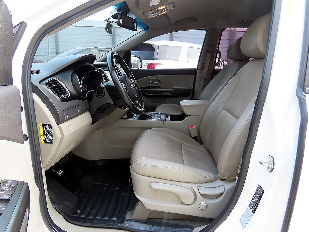 KIA Carnival - Vista 5