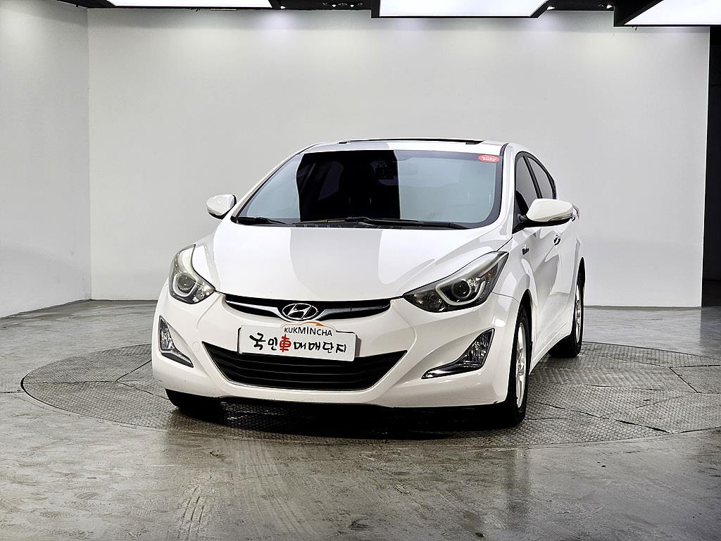 HYUNDAI Avante - Vista 2