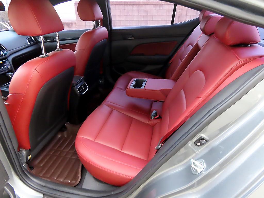 HYUNDAI Avante - Vista 6