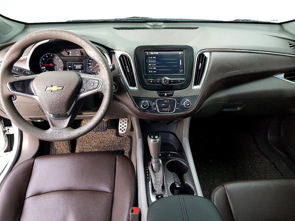 Chevrolet Malibu - Vista 5