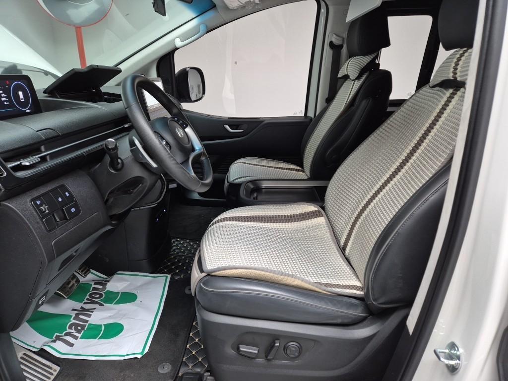 HYUNDAI Staria - Vista 6