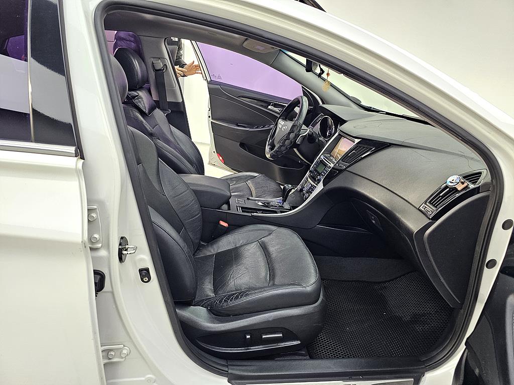 HYUNDAI Sonata - Vista 11
