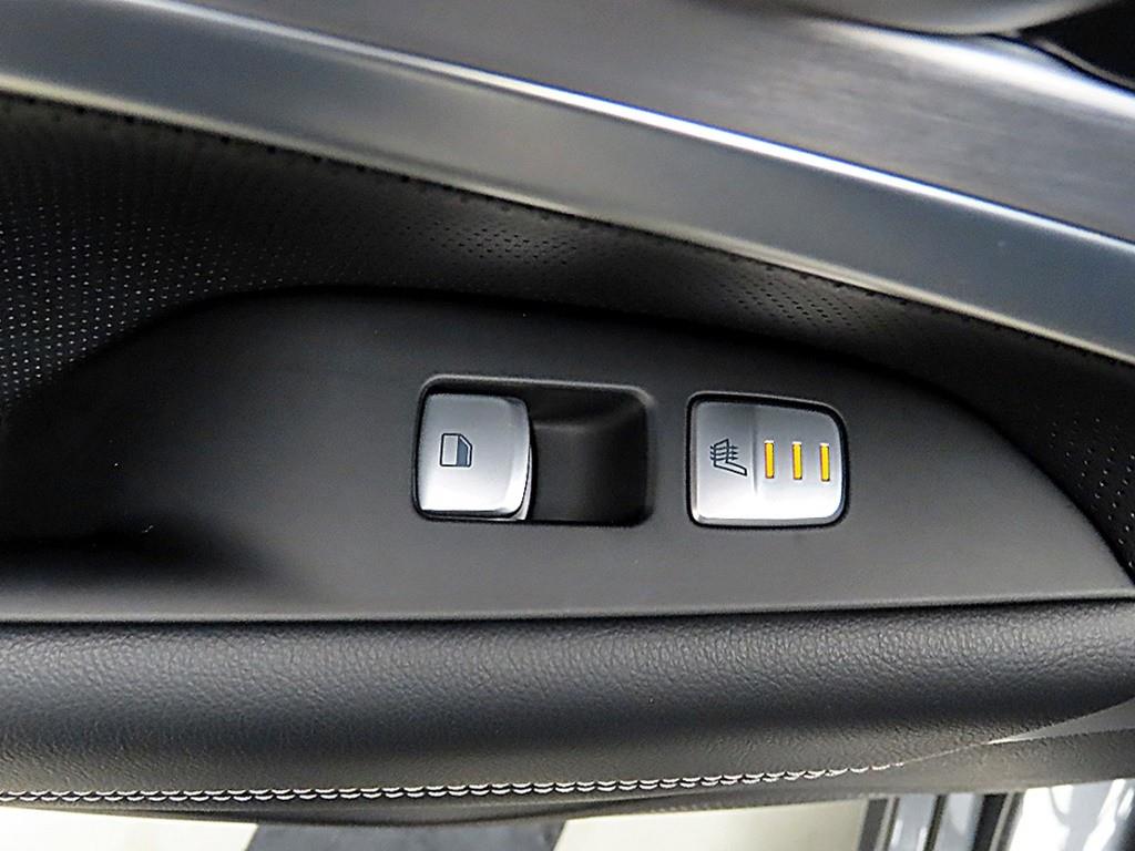 Genesis G70 - Vista 12