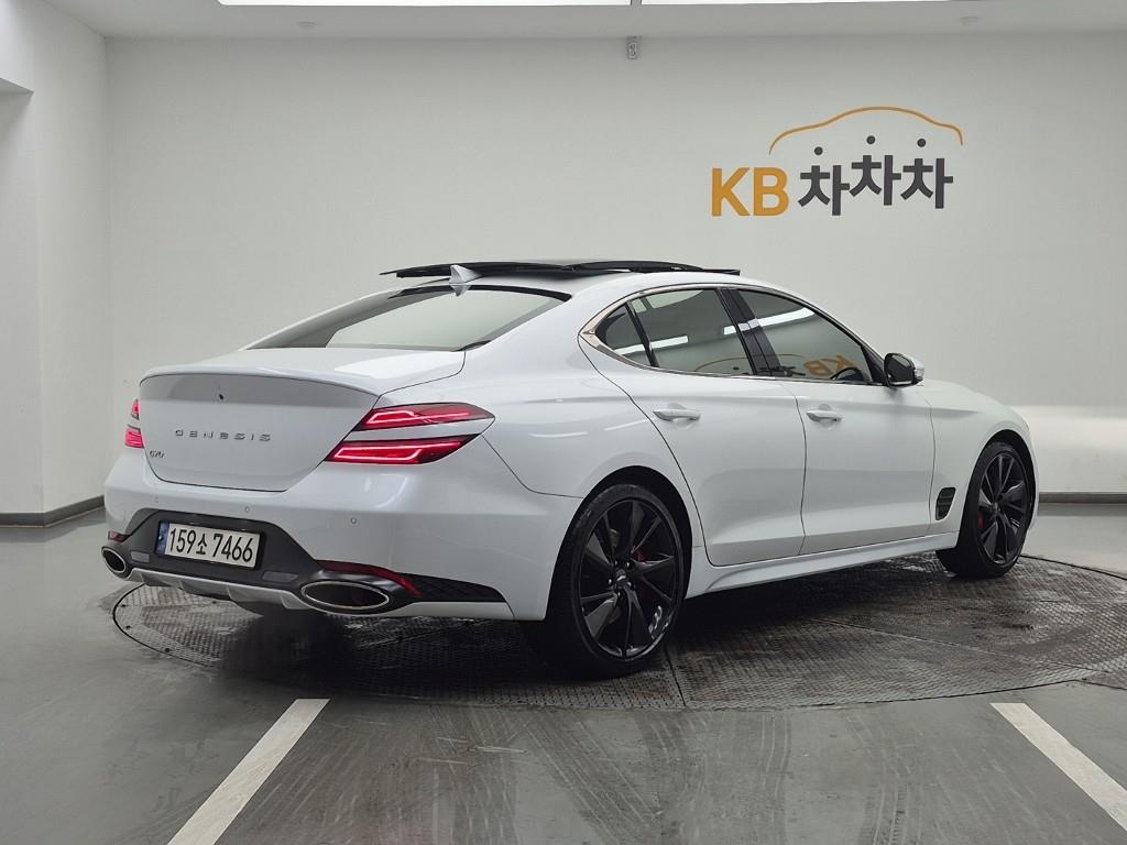 Genesis G70 - Vista 4