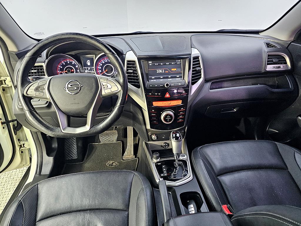 Ssangyong Tivoli - Vista 5