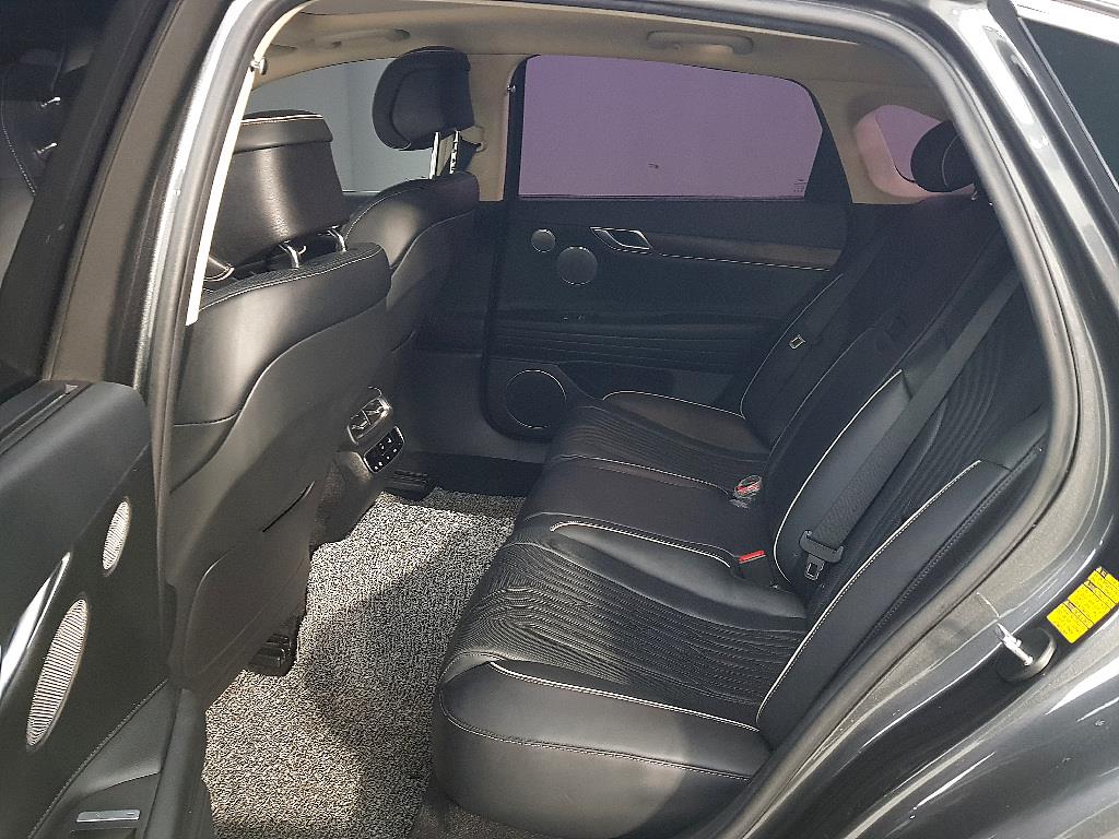 Genesis G80 - Vista 9