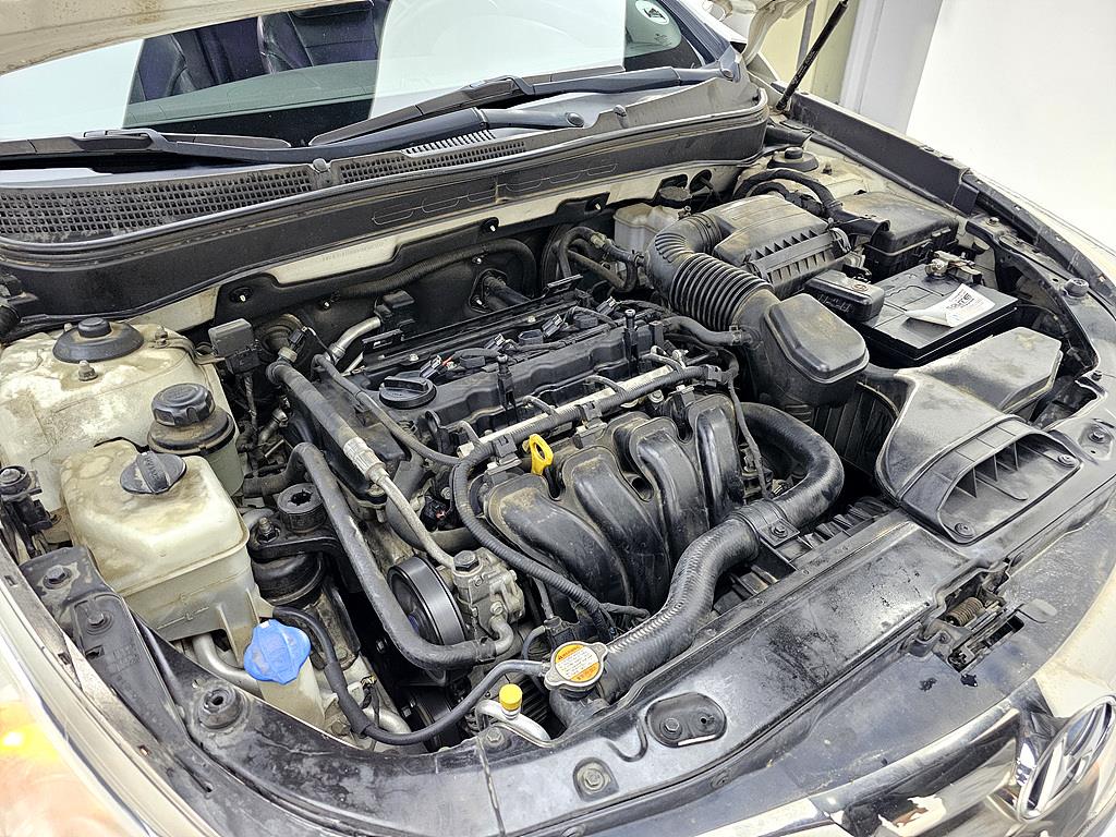 HYUNDAI Sonata - Vista 6