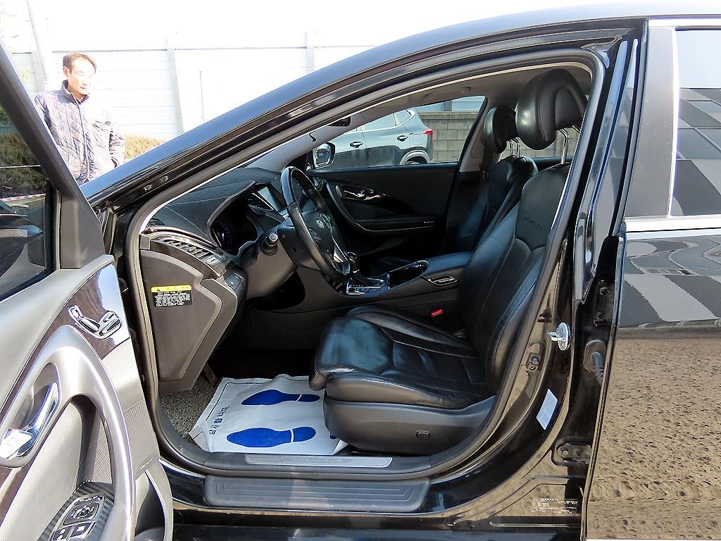 HYUNDAI Grandeur - Vista 5