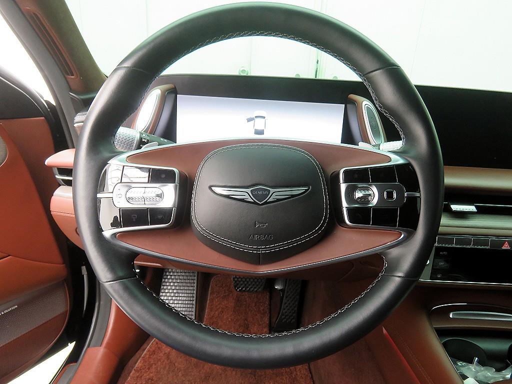 Genesis G90 - Vista 10