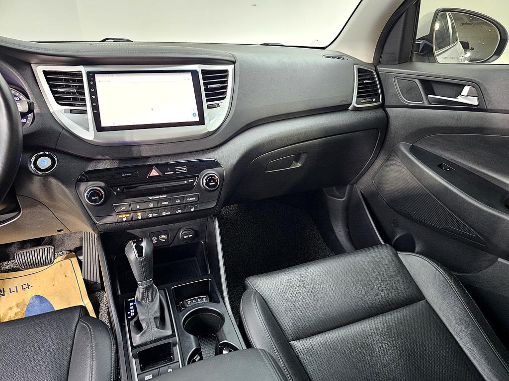 HYUNDAI Tucson - Vista 10