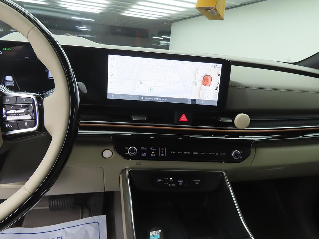 KIA Carnival - Vista 11