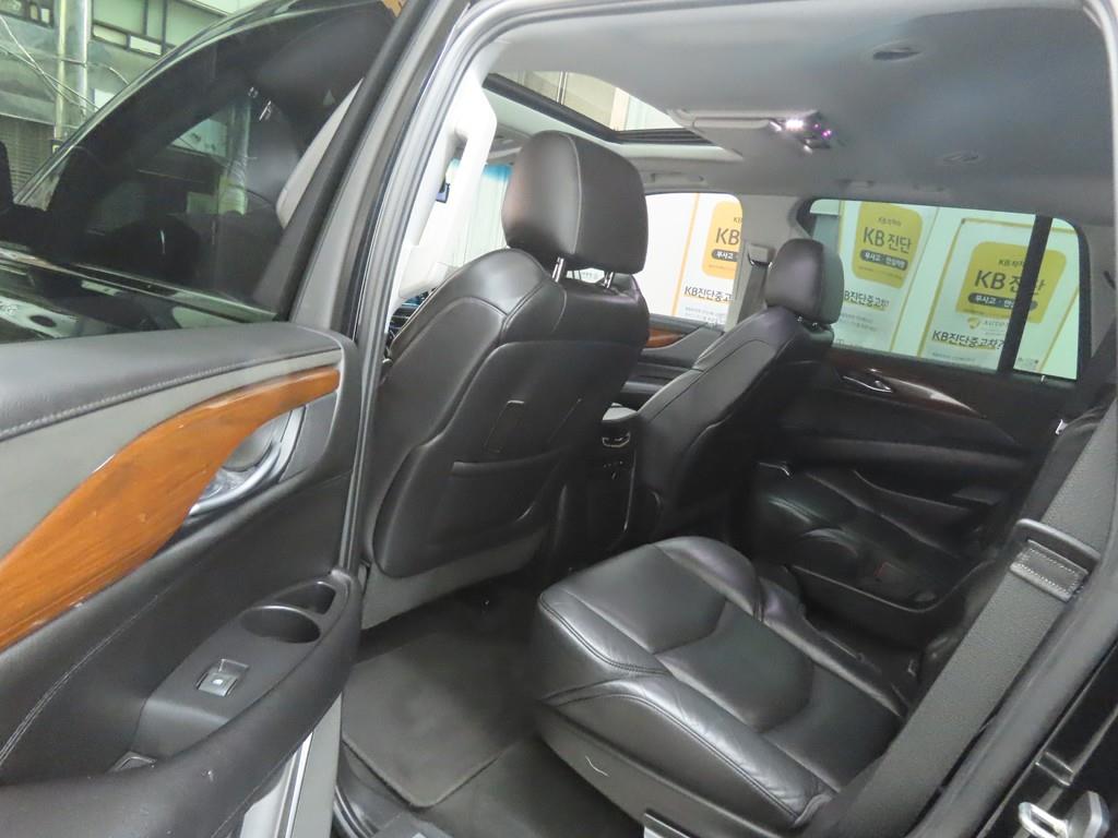 Cadillac Escalade - Vista 6