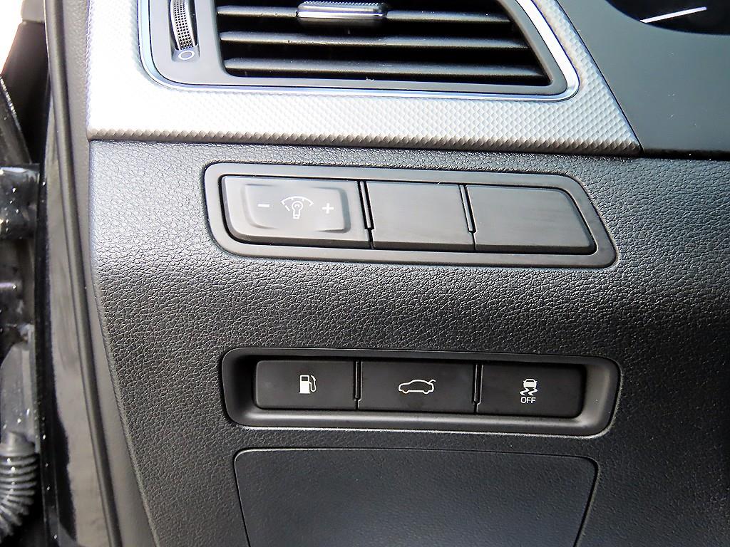 HYUNDAI Sonata - Vista 12