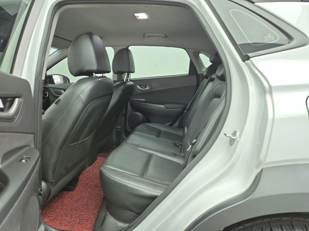 HYUNDAI Kona - Vista 12