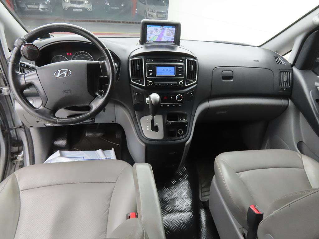HYUNDAI Starex - Vista 7
