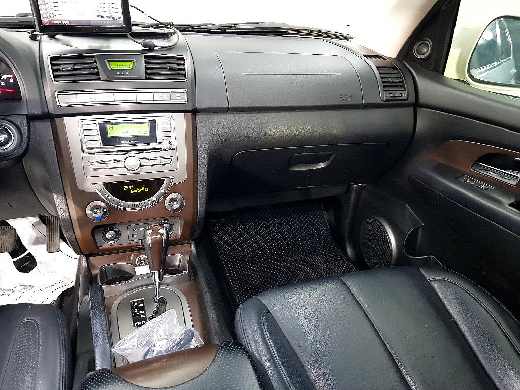 Ssangyong Rexton - Vista 10