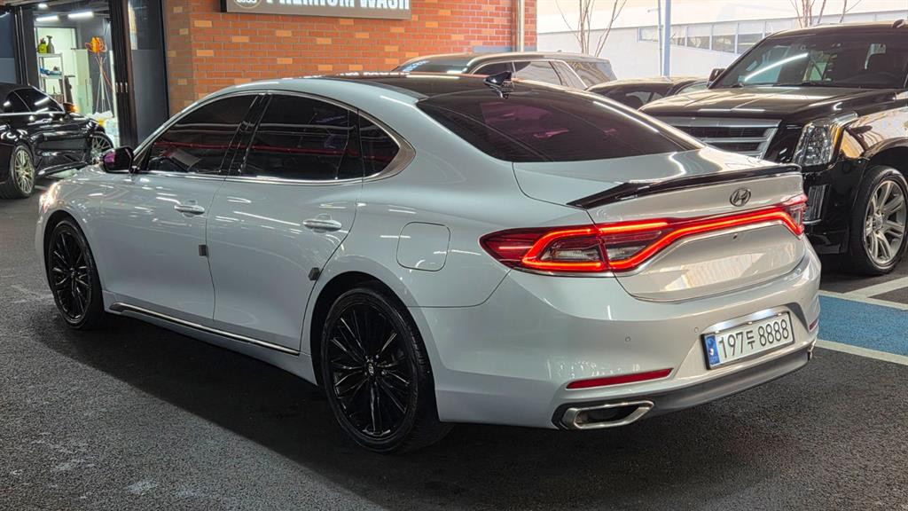 HYUNDAI Grandeur - Vista 4