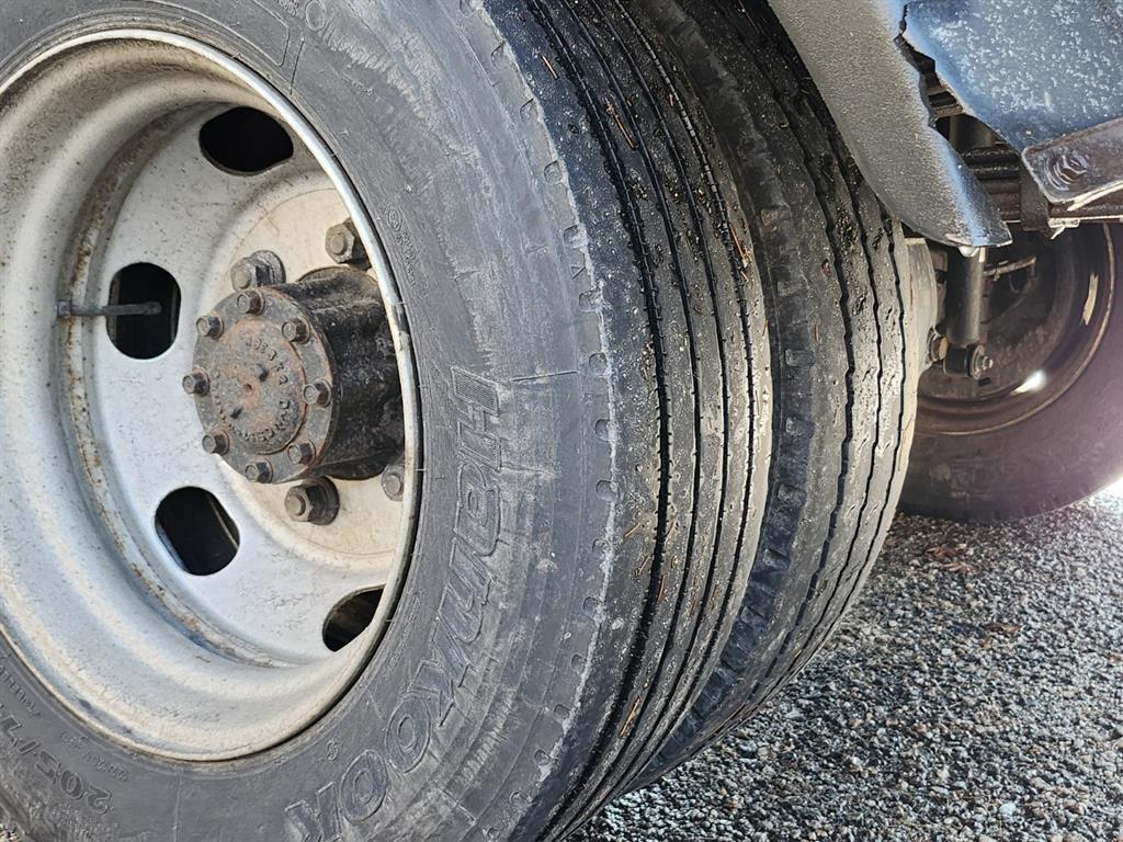 medium and large cargo truck - Vista 10