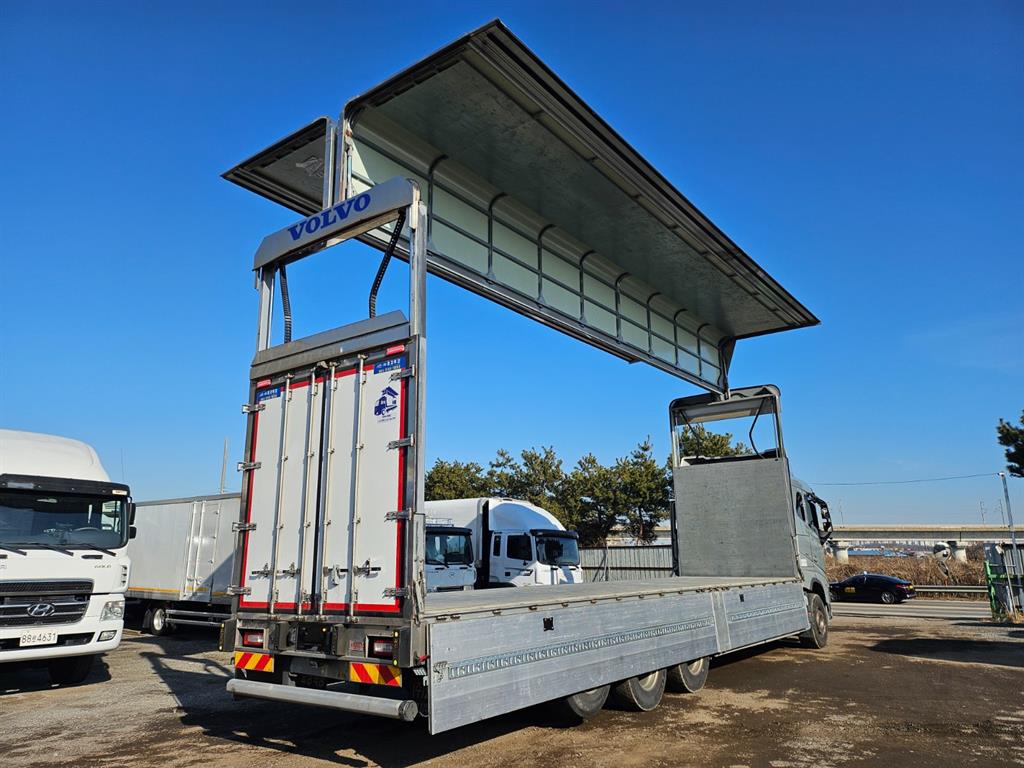 medium and large cargo truck - Vista 9