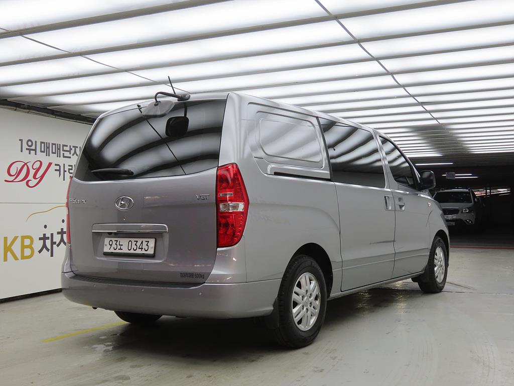 HYUNDAI Starex - Vista 4