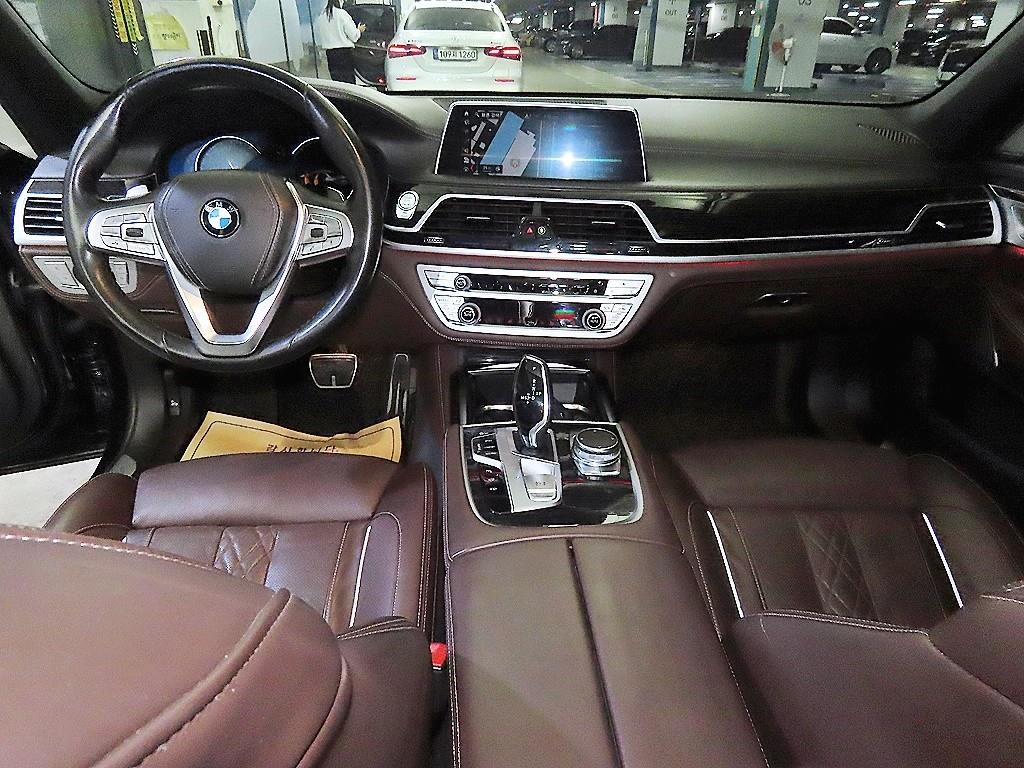 BMW 7 Series - Vista 10