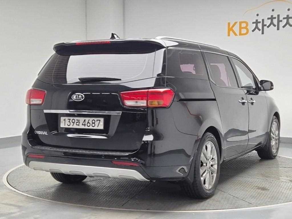 KIA Carnival - Vista 3