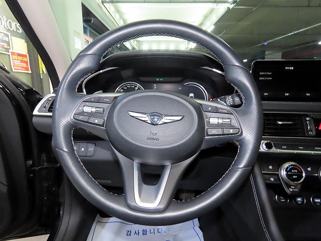 Genesis G70 - Vista 8