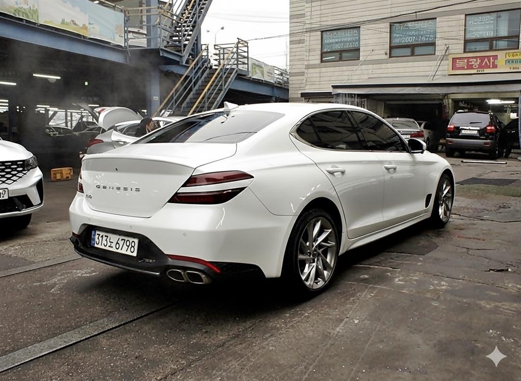 Genesis G70 - Vista 7