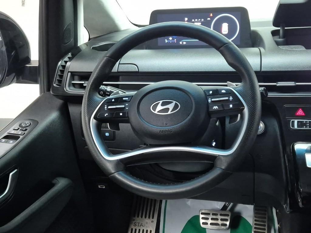 HYUNDAI Staria - Vista 8