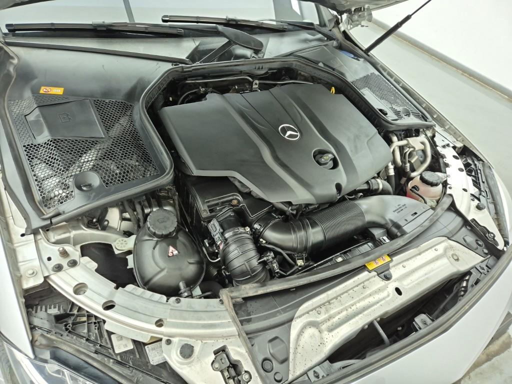 Mercedes Benz C Class - Vista 6