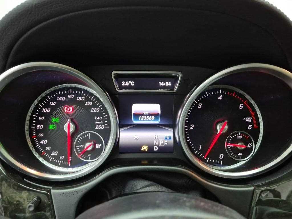 Mercedes Benz GLS Class - Vista 6