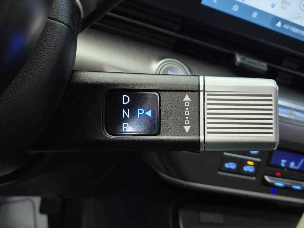 HYUNDAI Kona - Vista 8