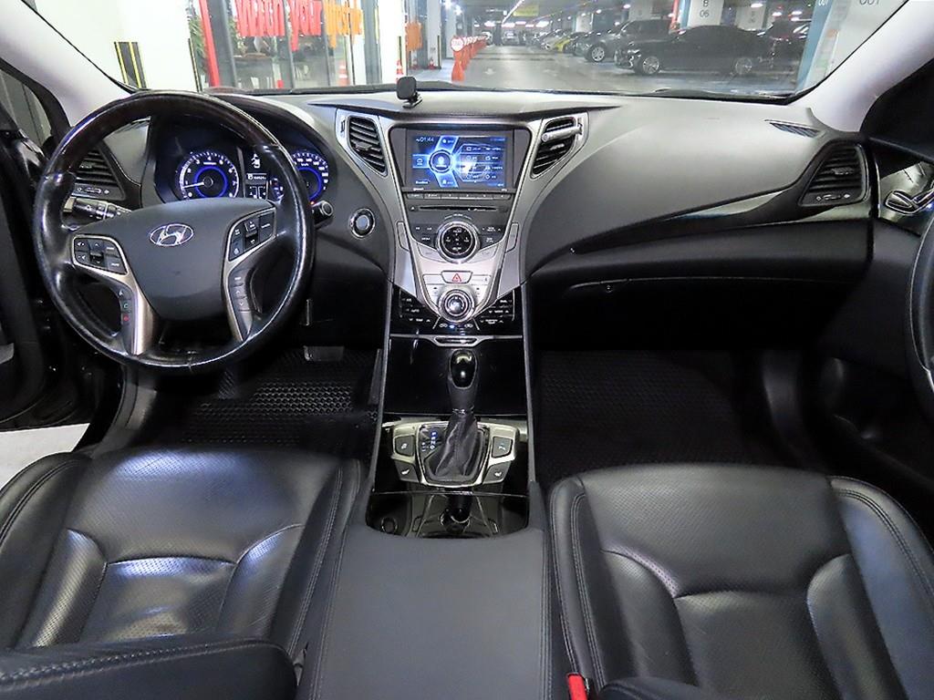 HYUNDAI Grandeur - Vista 10