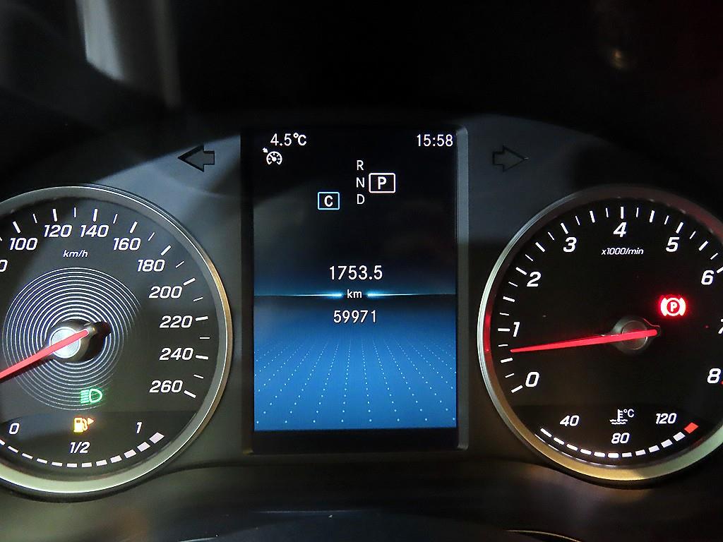 Mercedes Benz C Class - Vista 9