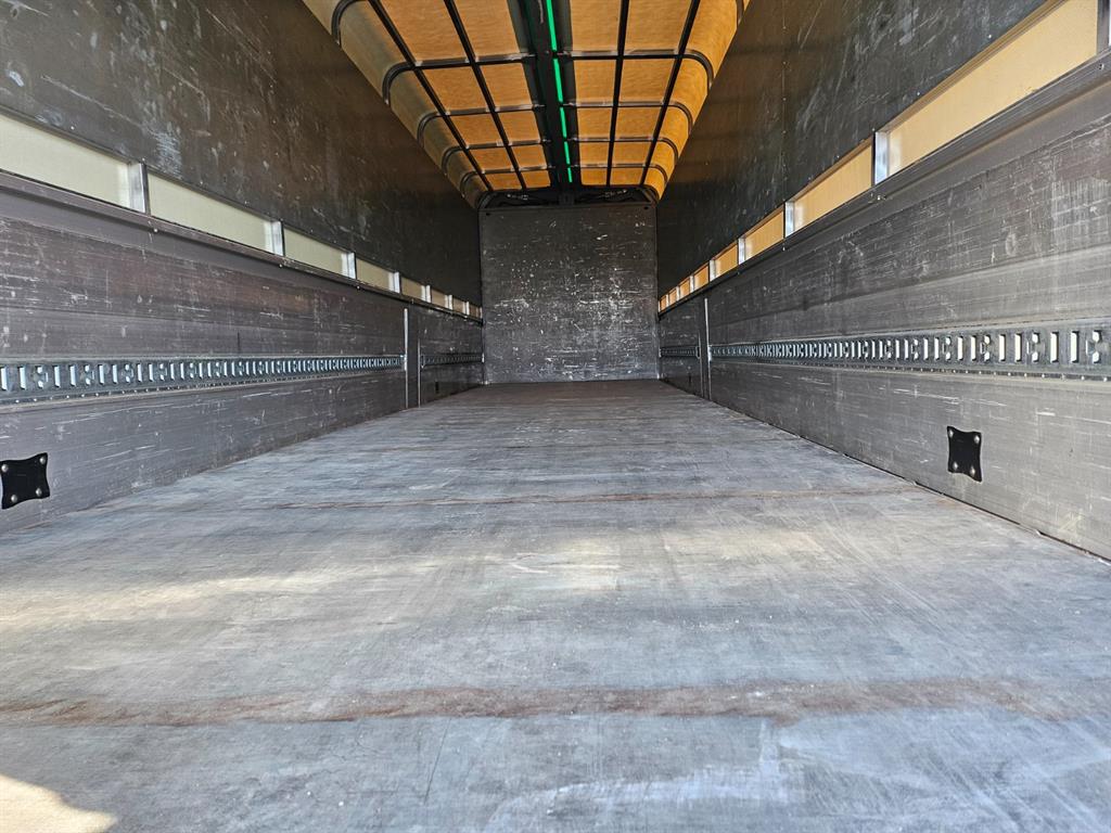 medium and large cargo truck - Vista 12