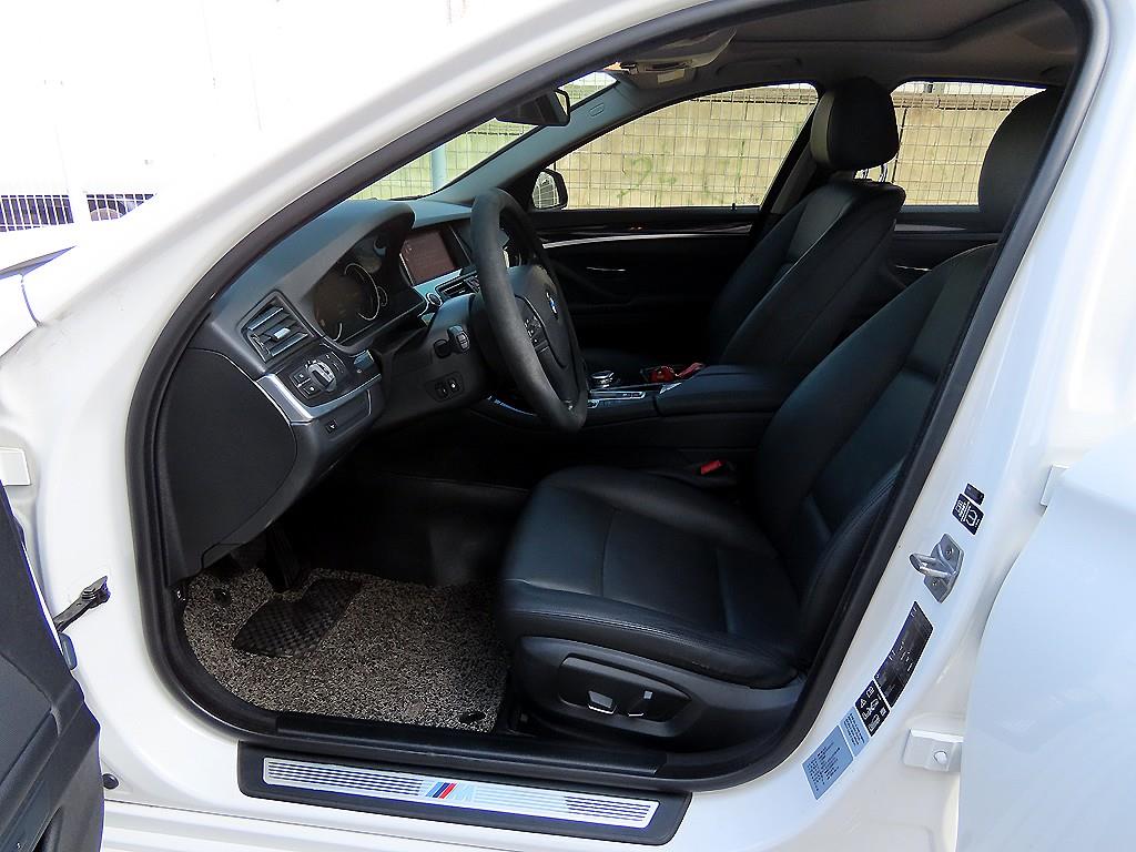 BMW 5 Series - Vista 5