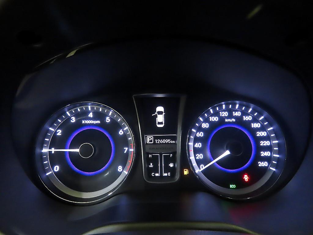 HYUNDAI Grandeur - Vista 9