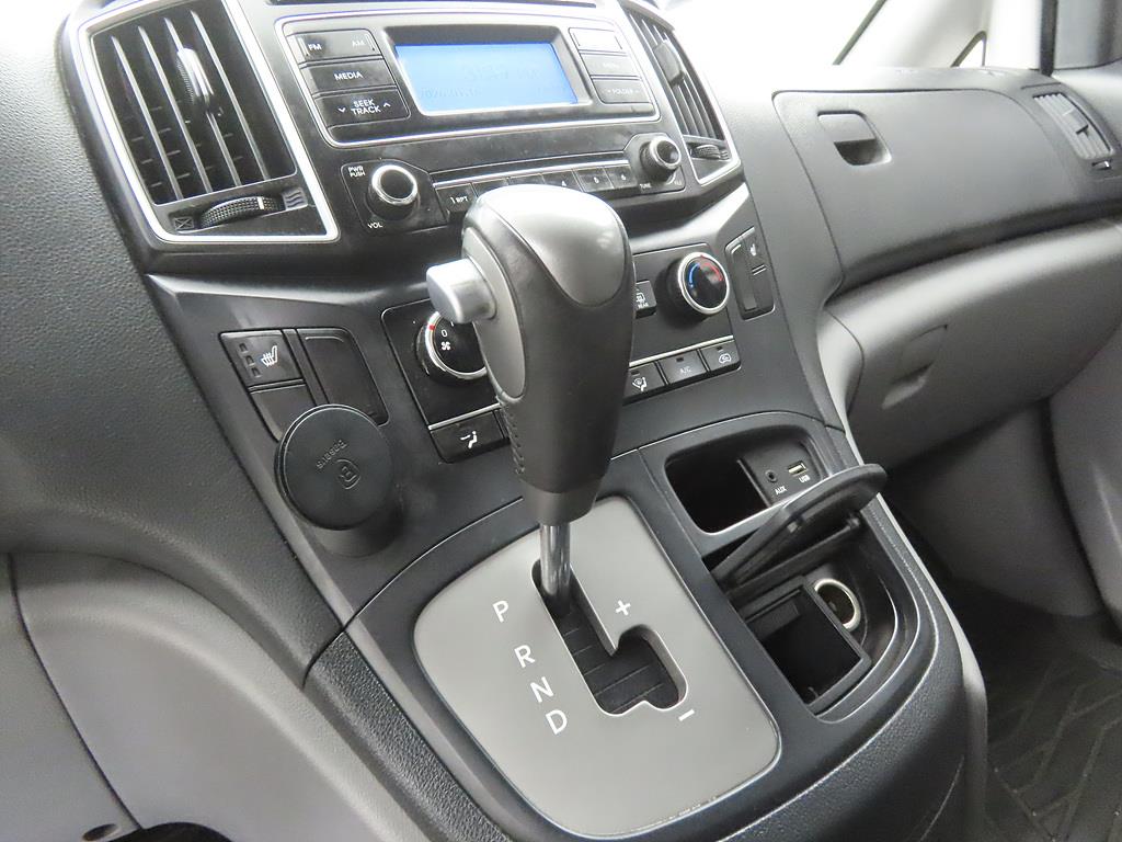 HYUNDAI Starex - Vista 11