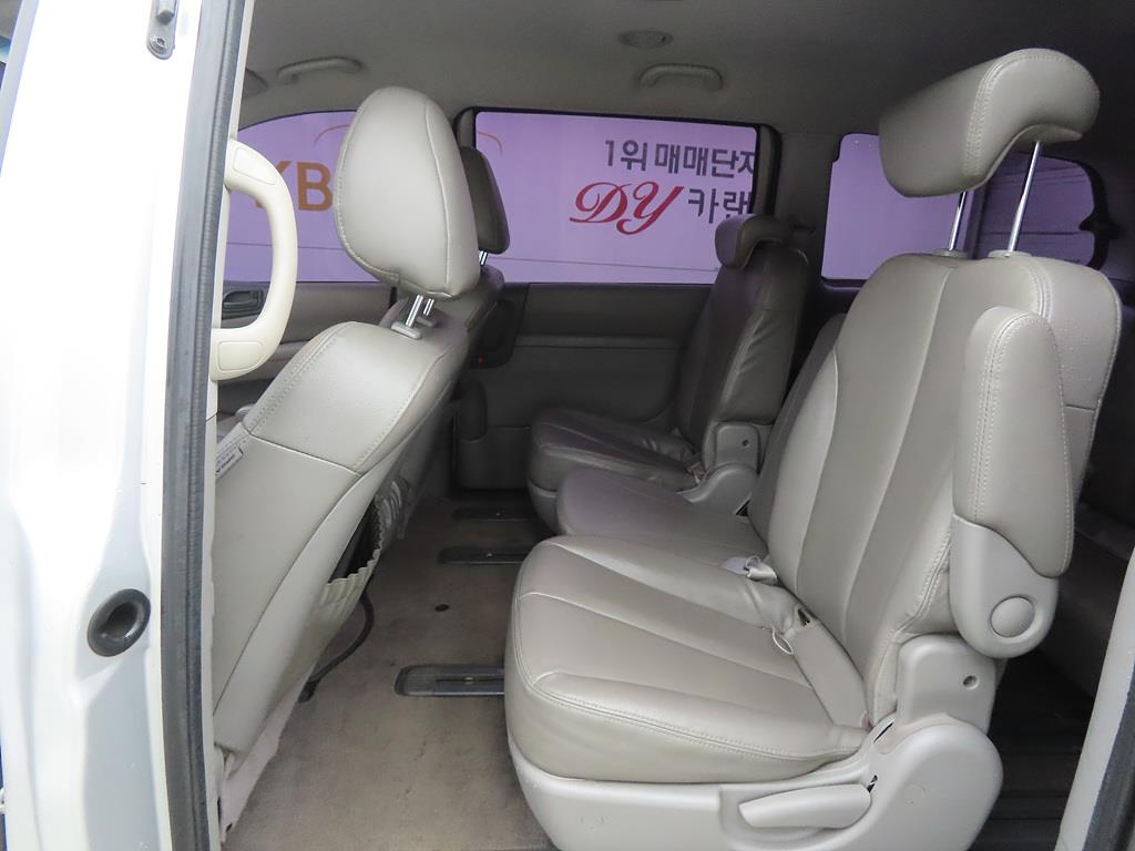 KIA Carnival - Vista 6