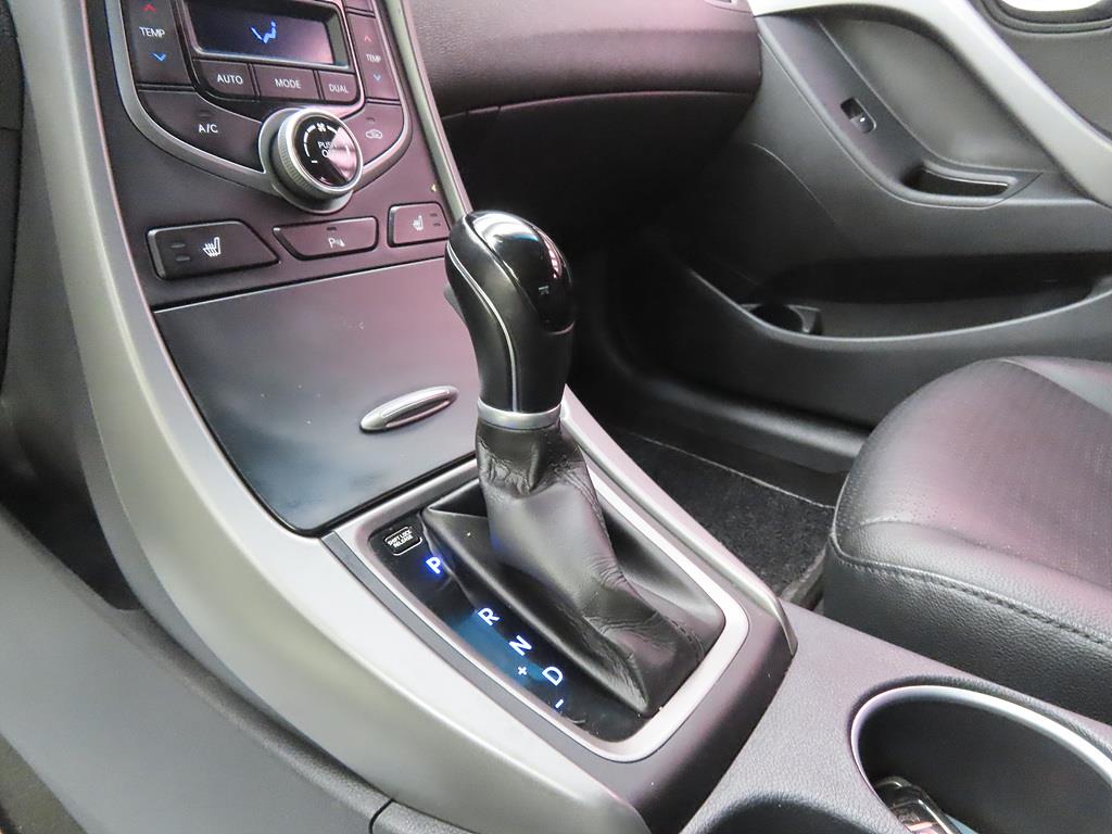 HYUNDAI Avante - Vista 11