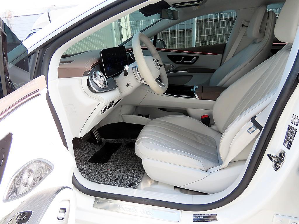 Mercedes Benz EQS - Vista 5