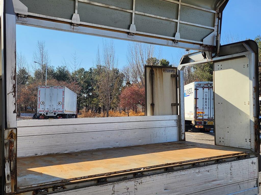 medium and large cargo truck 2017 Blanco - Importación desde Corea - HF Imports Iquique - Foto 16