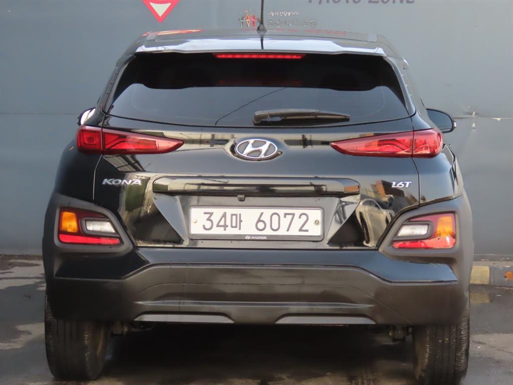 HYUNDAI Kona - Vista 7