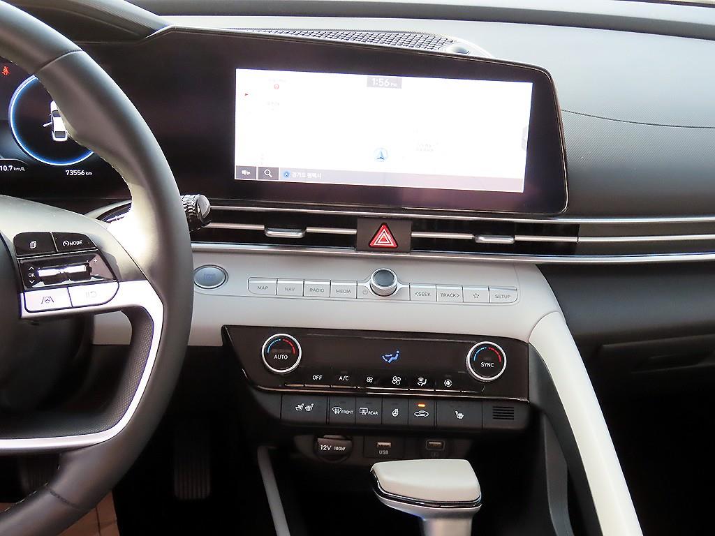 HYUNDAI Avante - Vista 10