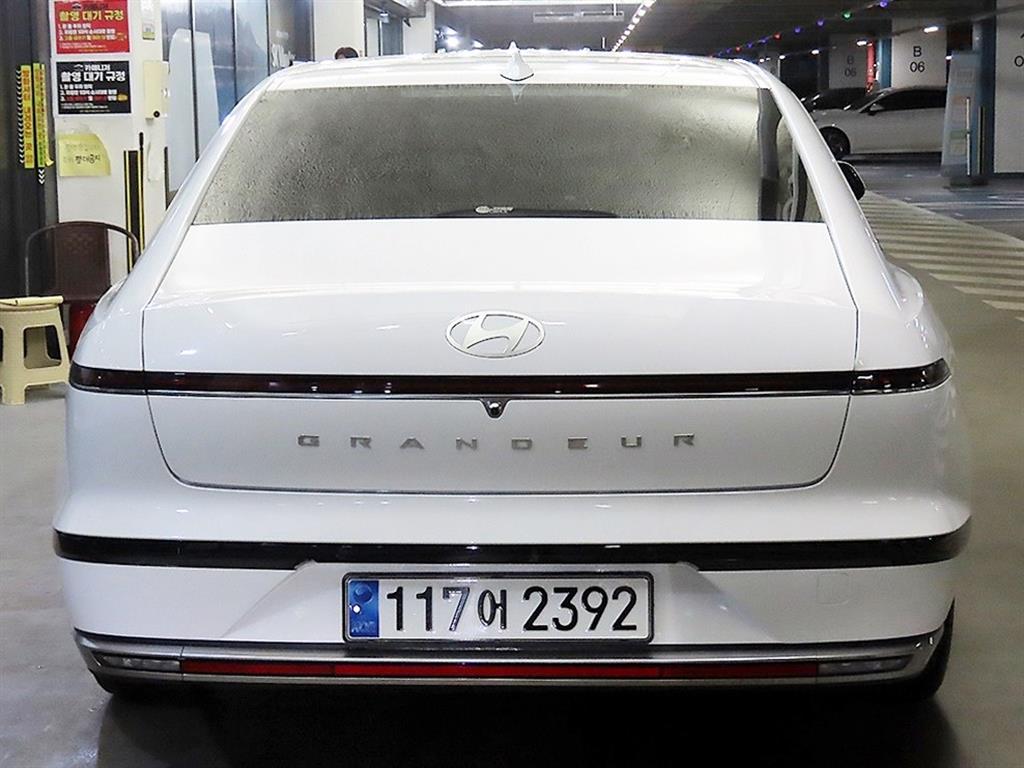 HYUNDAI Grandeur - Vista 5